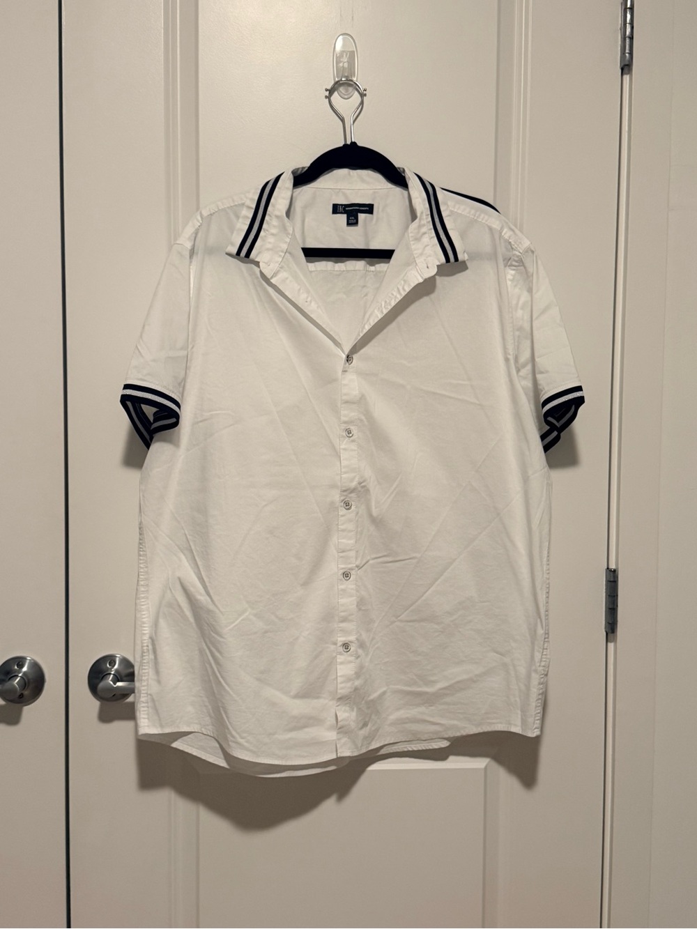 INC International Concepts White Short-Sleeve Button-Down Shirt with black Trim